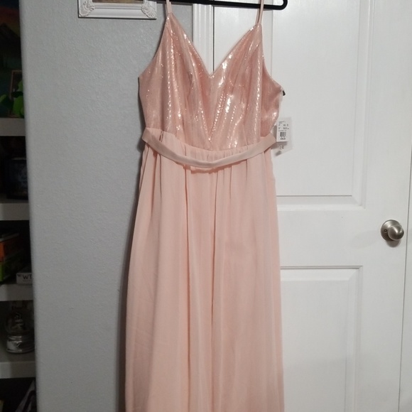 Formal Dress - Picture 2 of 8
